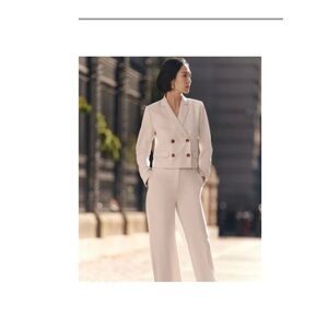 Elegant Cream Women's Cropped Double-Breasted Blazer